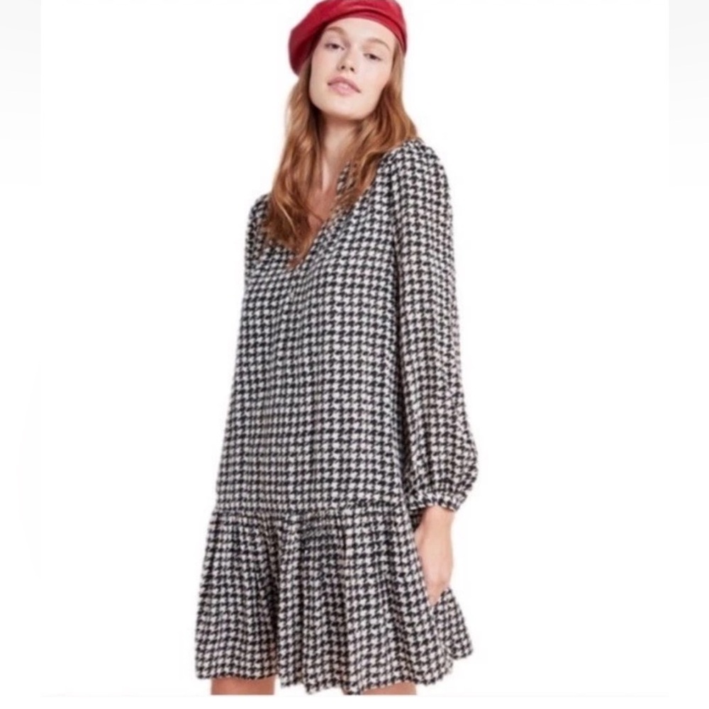 Maeve Black and White Houndstooth Long Sleeve V-Neck Dress